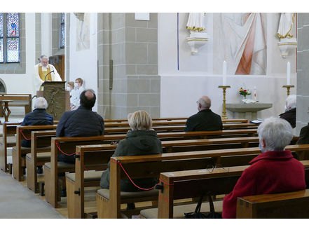 Festgottesdienst für die Kommunionjubilare an Ostermontag (Foto: Karl-Franz Thiede)